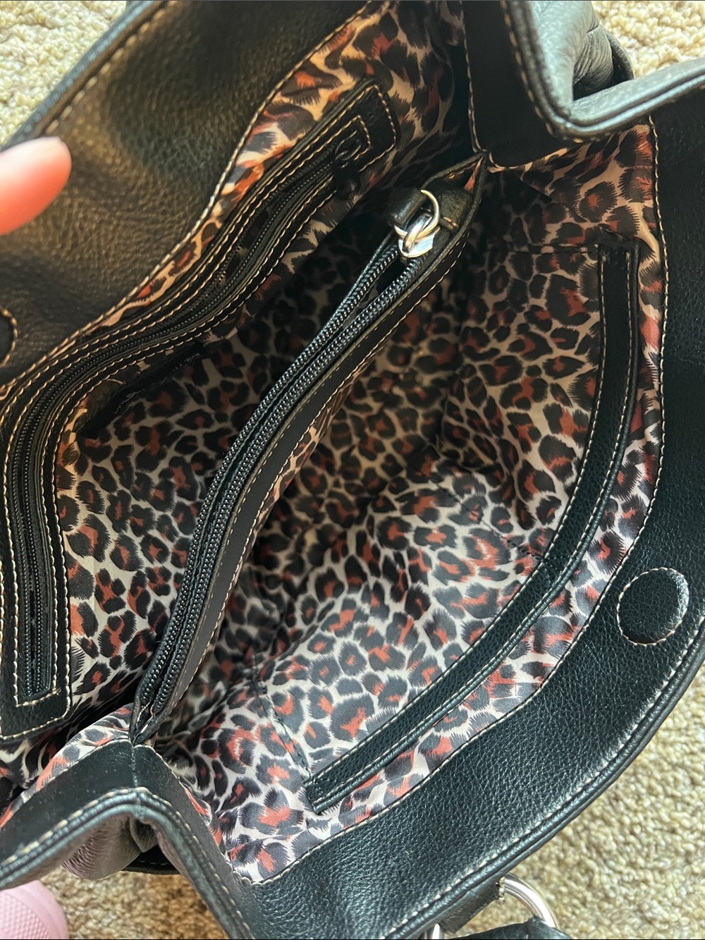 Wilsons Leather Black Pebbled Leather Shoulder Bag - Picture 3 of 4
